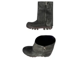 Short Boot Grattato Black